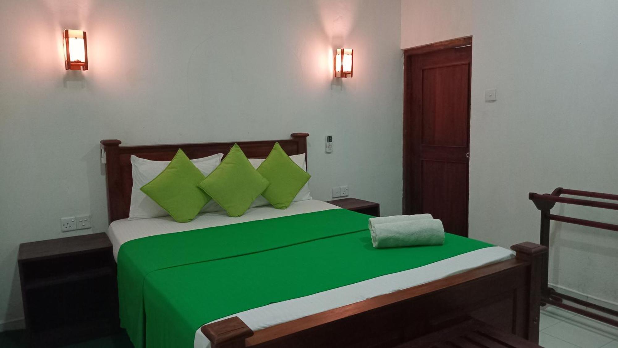 Habarana Dulwan Guest House In The Green Forest Chambre photo